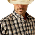 Ariat Men's Pro Series Garrett Classic Fit Shirt in beige and white pattern - Detail
